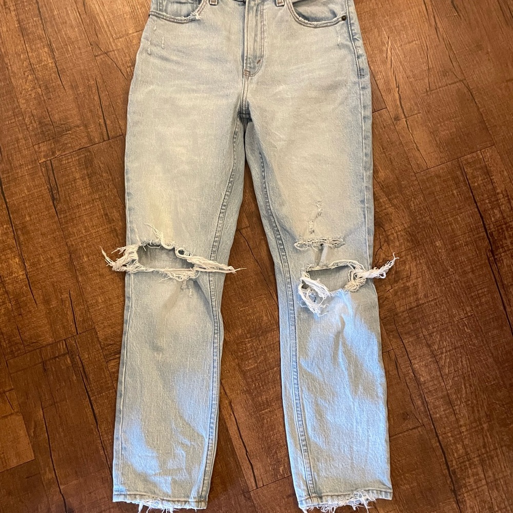 High rise mom jean